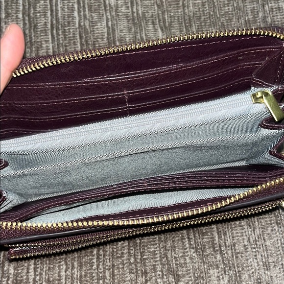 Fossil Cranberry Leather Wristlet Wallet - Picture 10 of 12